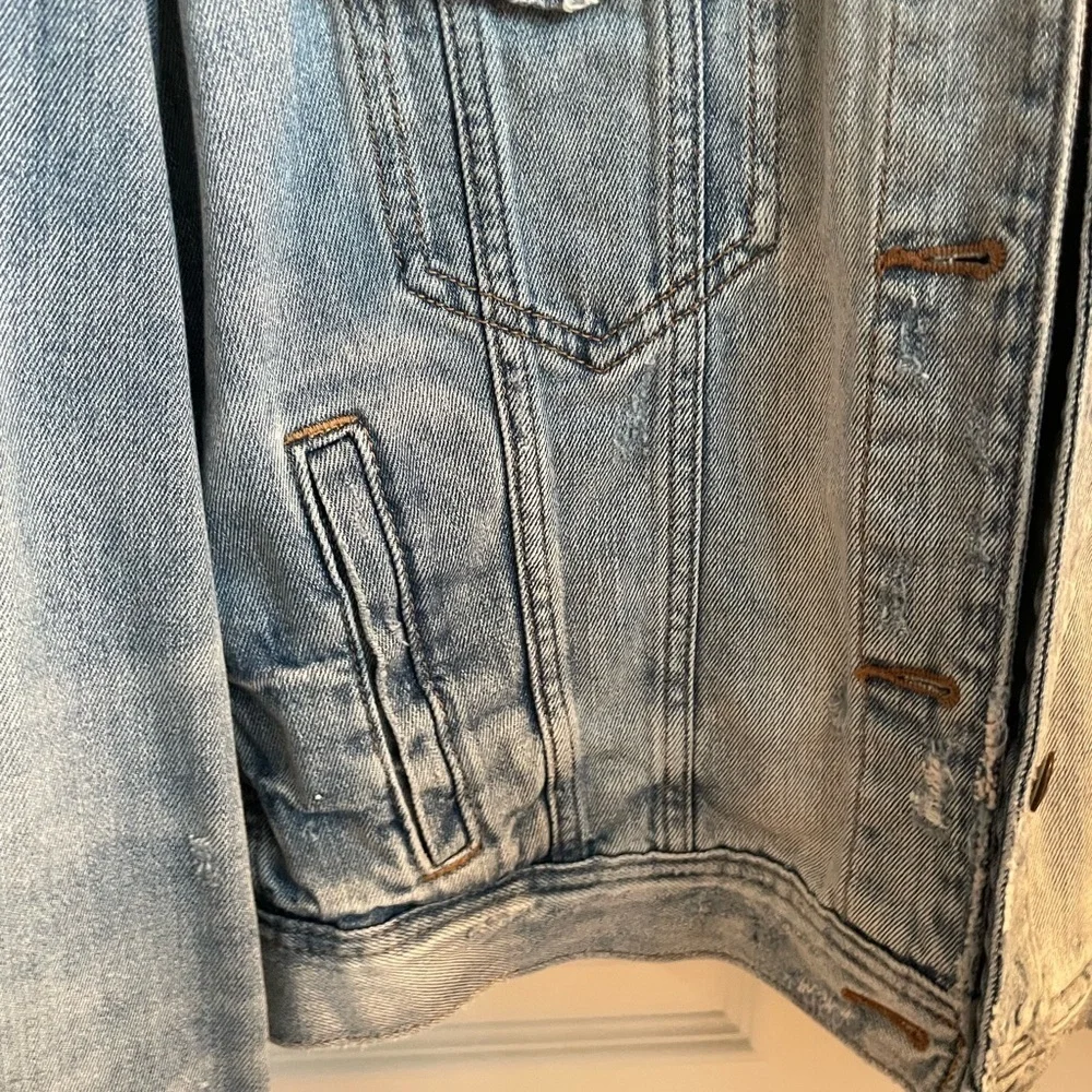 AE Distressed Denim Blue Jean Button Down Jacket Small Boxy Trucker